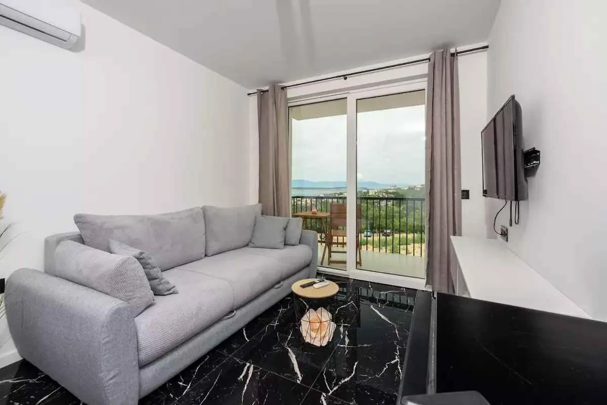 Apartments In Crikvenica 45029
